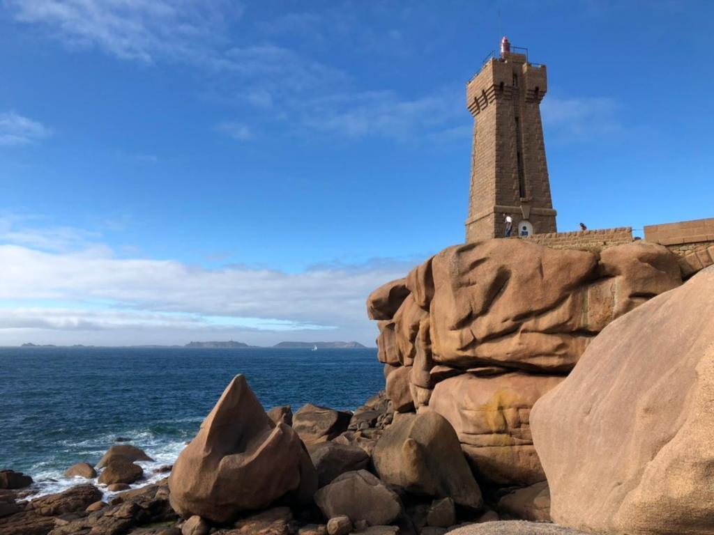 Les Ecolodges Sous Le Phare Louannec 외부 사진