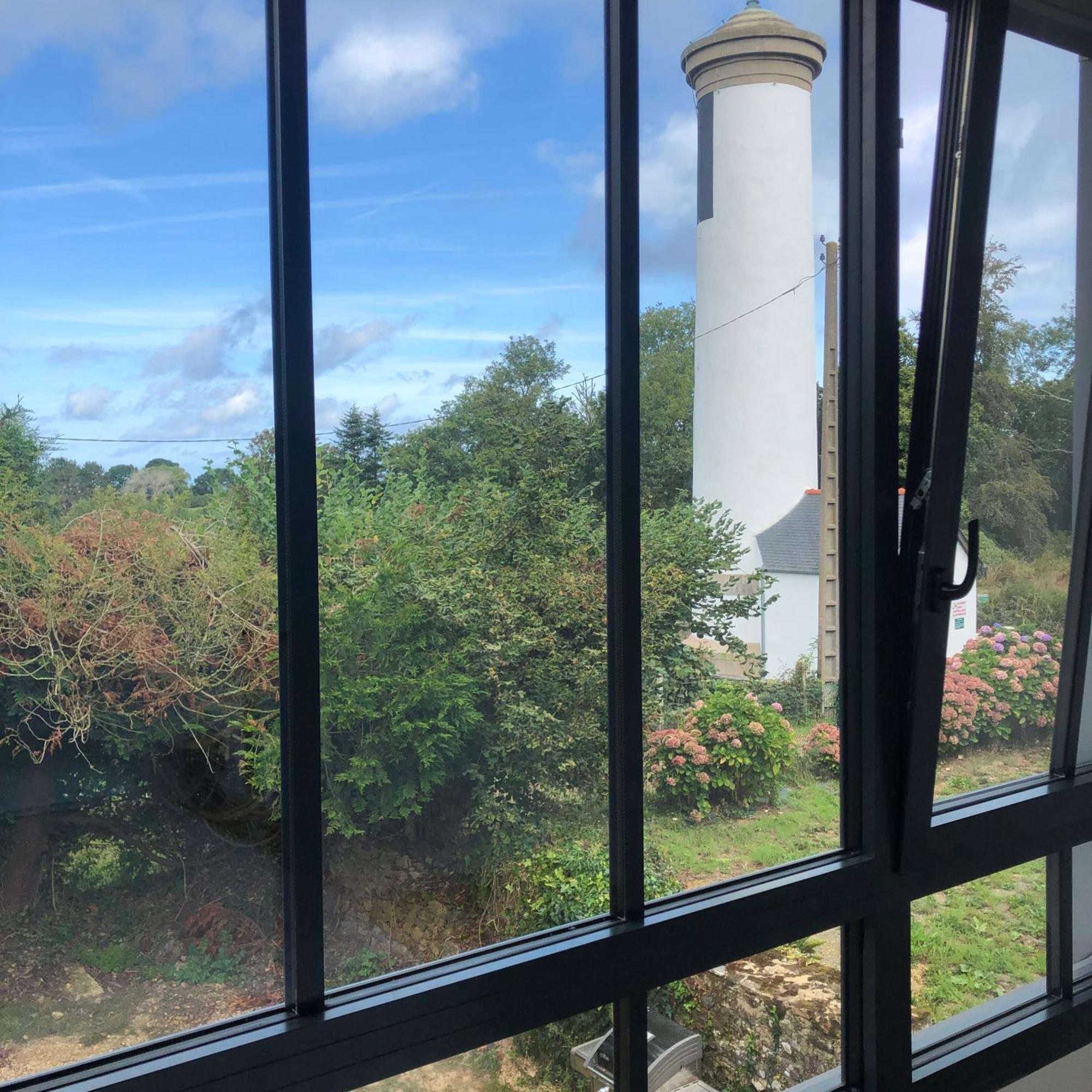 Les Ecolodges Sous Le Phare Louannec 외부 사진