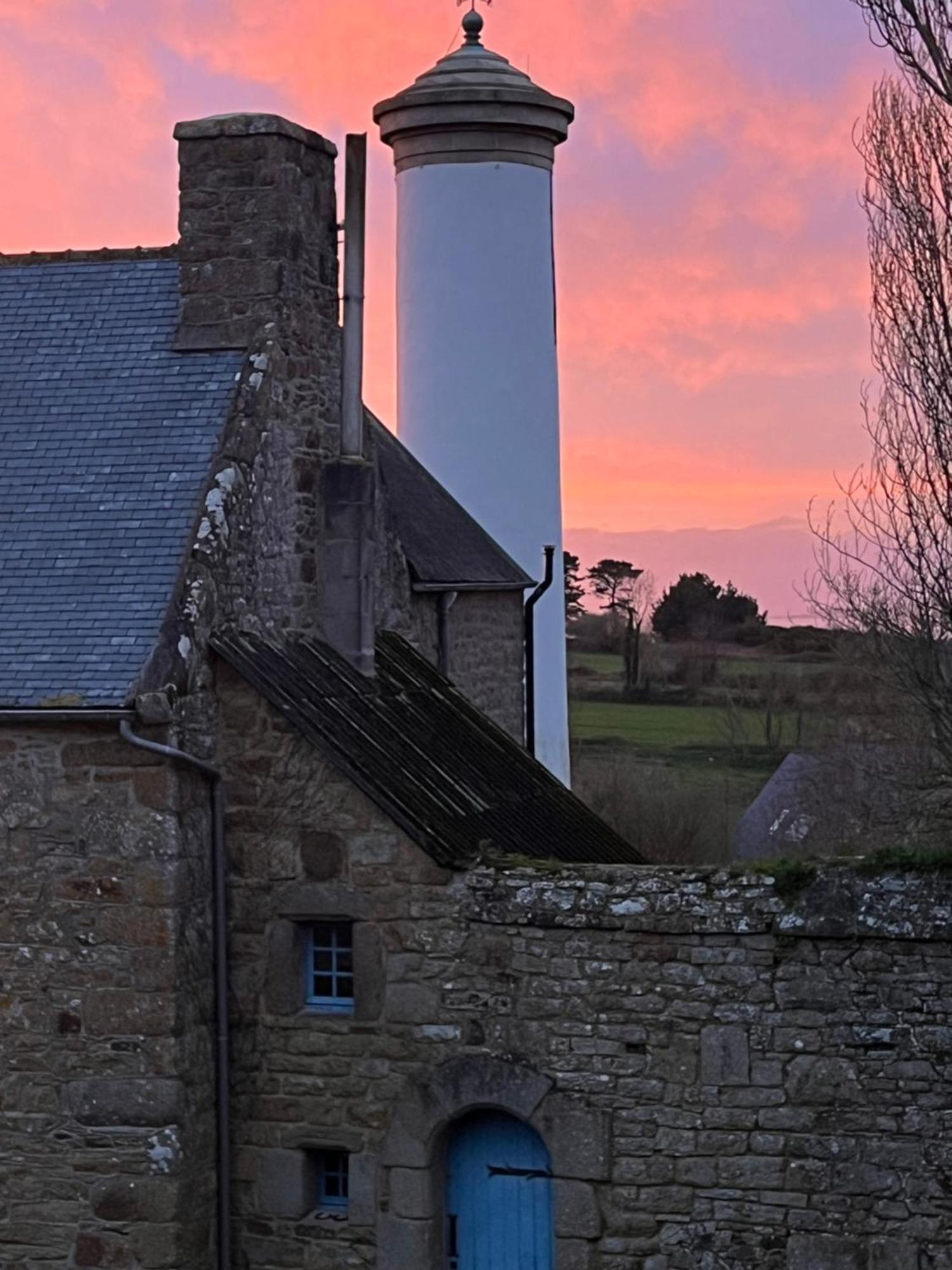 Les Ecolodges Sous Le Phare Louannec 외부 사진