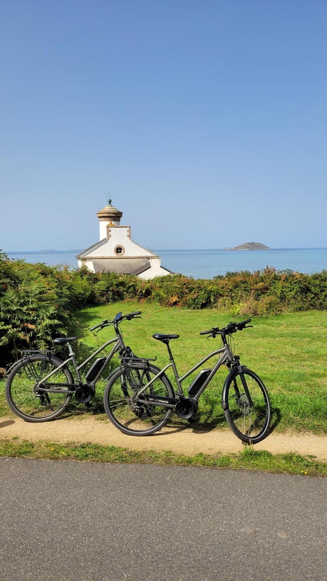 Les Ecolodges Sous Le Phare Louannec 외부 사진