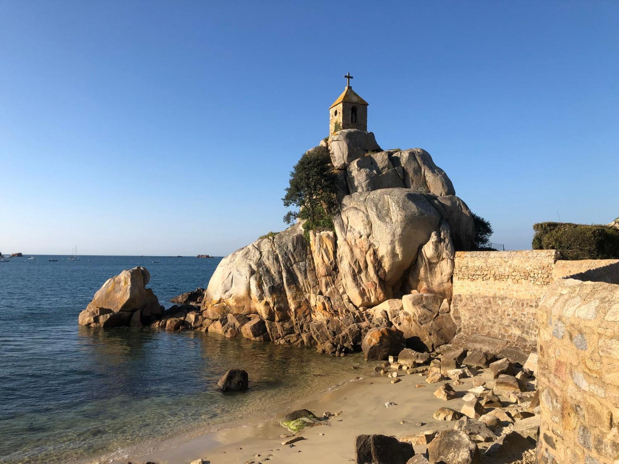 Les Ecolodges Sous Le Phare Louannec 외부 사진